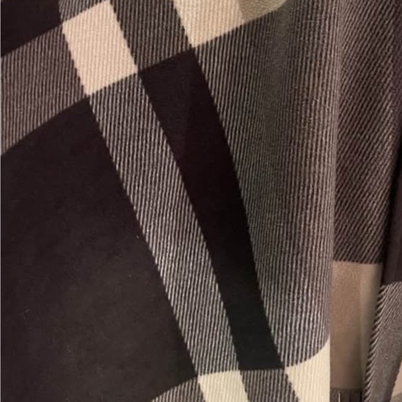 Rachel Roy Elegant Black, Gray Cream Plaid Shawl/Cape/Poncho One Sz warm fringe - Picture 11 of 11